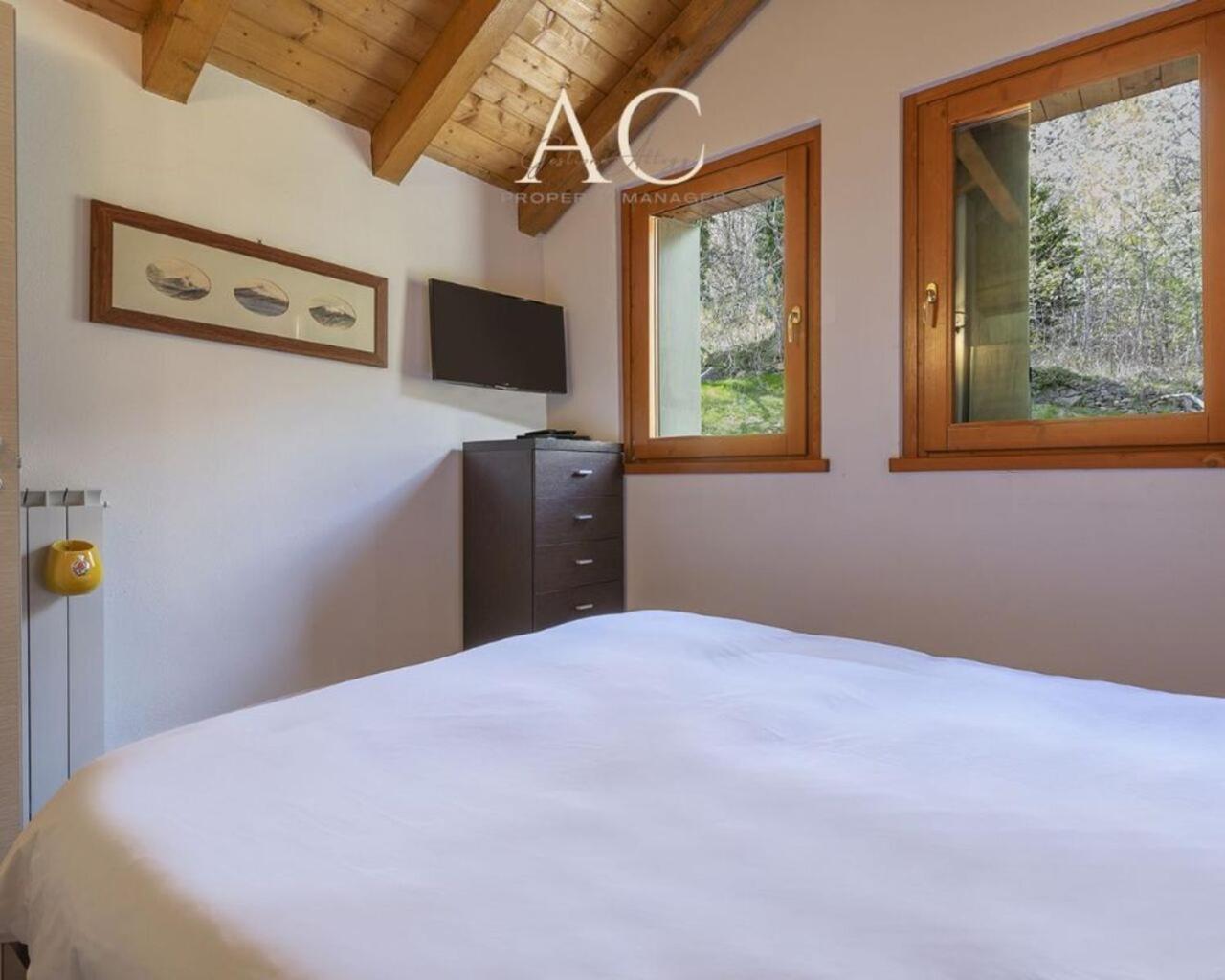 Sunshine Apartment Vione Bagian luar foto