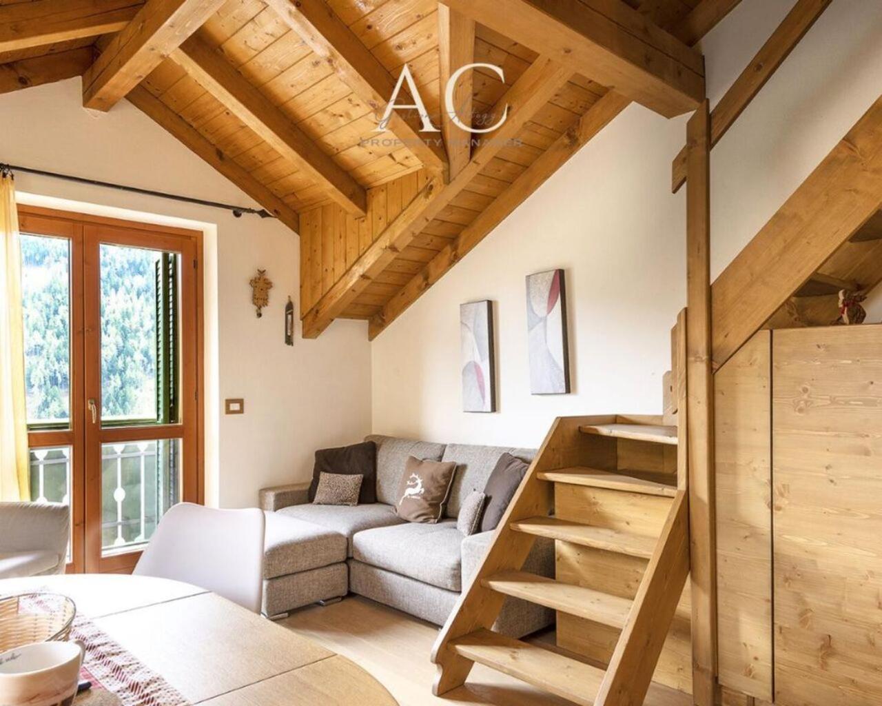 Sunshine Apartment Vione Bagian luar foto