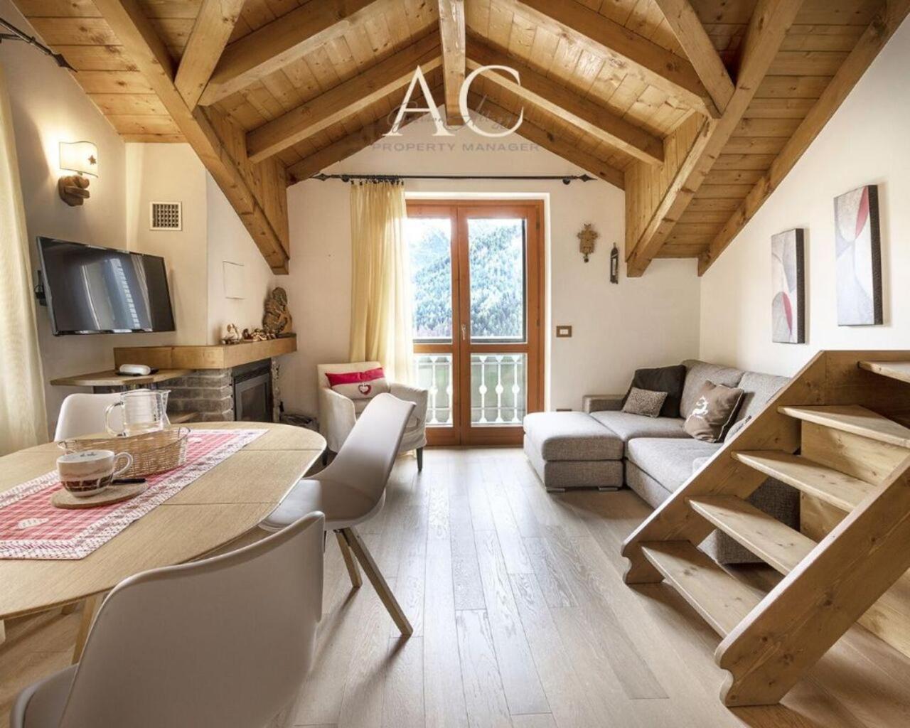 Sunshine Apartment Vione Bagian luar foto