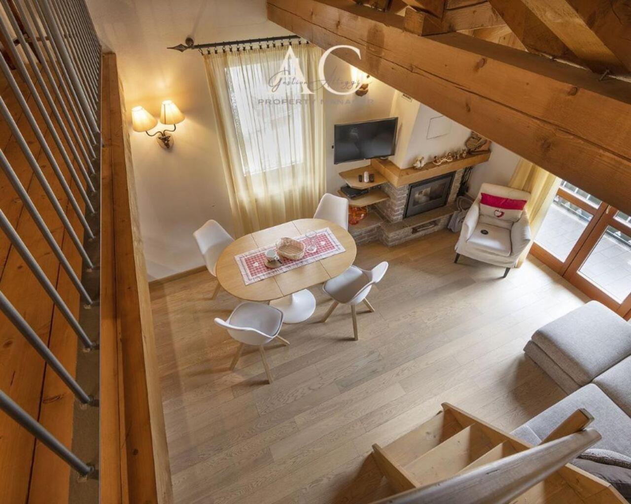 Sunshine Apartment Vione Bagian luar foto