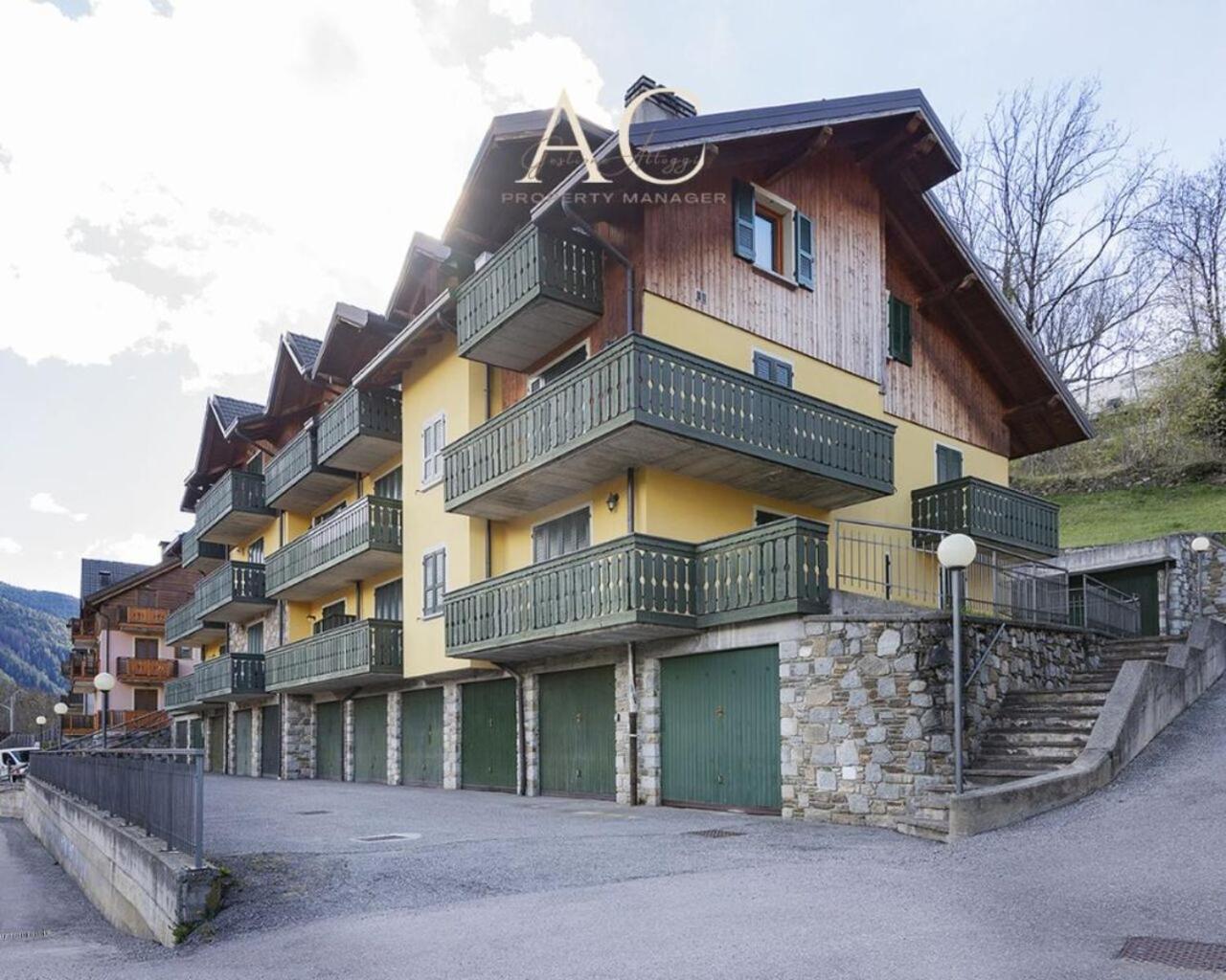 Sunshine Apartment Vione Bagian luar foto