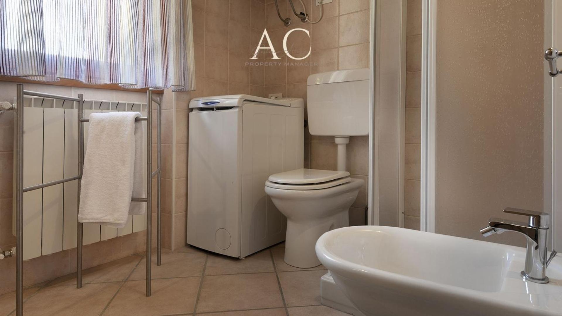 Sunshine Apartment Vione Bagian luar foto